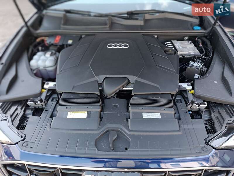 Внедорожник / Кроссовер Audi Q8 2021 в Львове