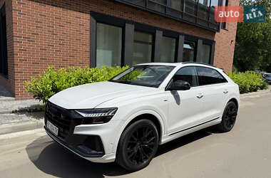 Внедорожник / Кроссовер Audi Q8 2020 в 