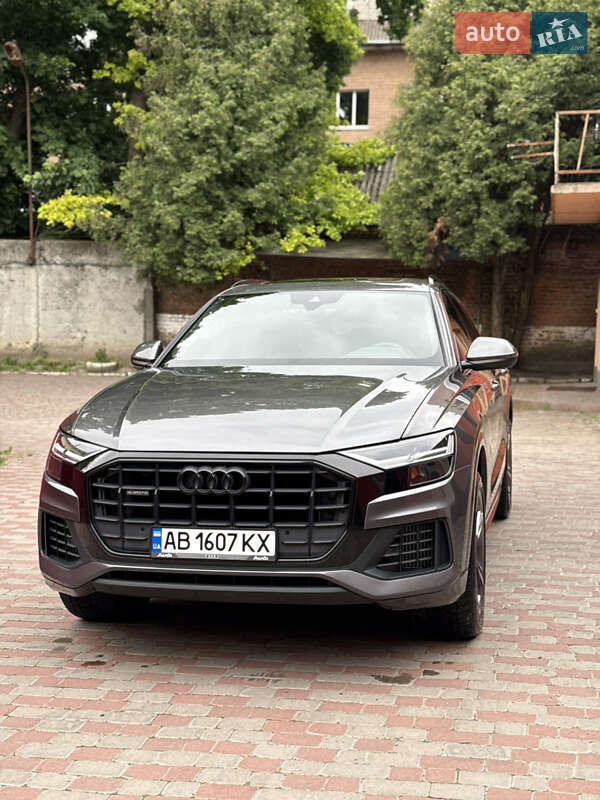 Внедорожник / Кроссовер Audi Q8 2018 в 