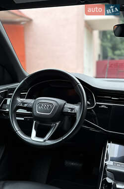 Внедорожник / Кроссовер Audi Q8 2018 в 