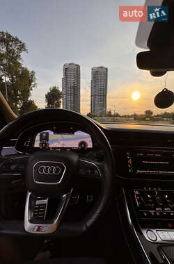 Внедорожник / Кроссовер Audi Q8 2018 в 