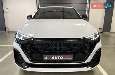 Позашляховик / Кросовер Audi Q8 2024 в 