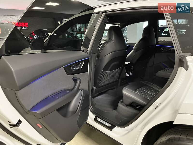 Позашляховик / Кросовер Audi Q8 2024 в Львові