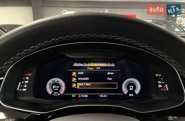 Позашляховик / Кросовер Audi Q8 2024 в 