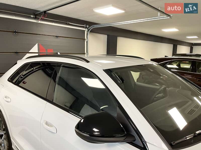 Позашляховик / Кросовер Audi Q8 2024 в Львові