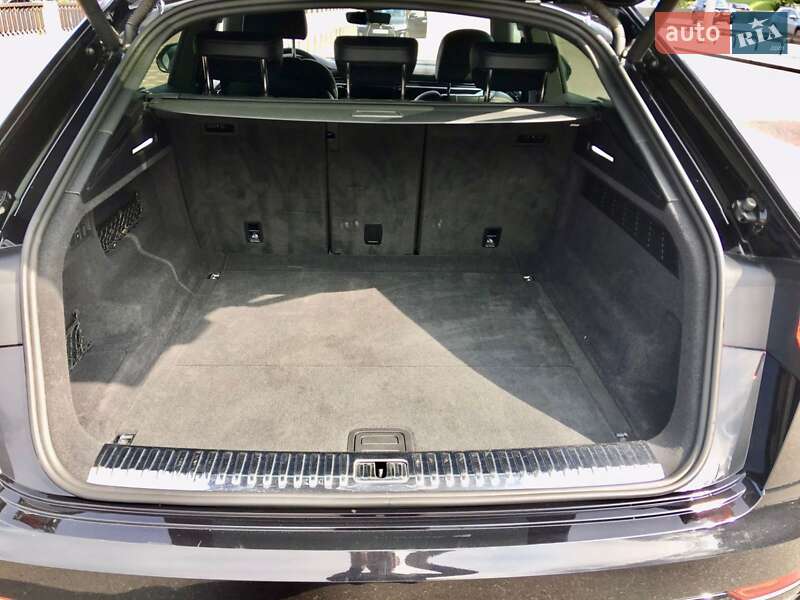 Внедорожник / Кроссовер Audi Q8 2018 в Киеве