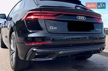 Внедорожник / Кроссовер Audi Q8 2018 в 