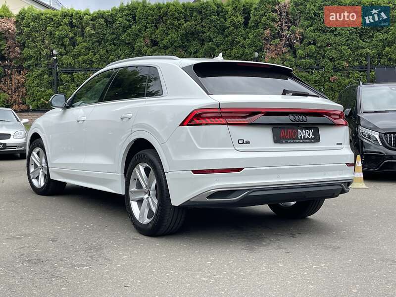 Внедорожник / Кроссовер Audi Q8 2021 в Киеве