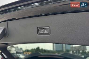 Внедорожник / Кроссовер Audi Q8 2024 в 