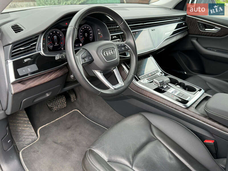 Внедорожник / Кроссовер Audi Q8 2020 в Киеве