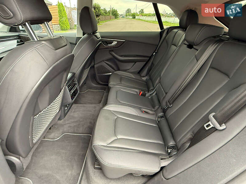 Внедорожник / Кроссовер Audi Q8 2020 в Киеве