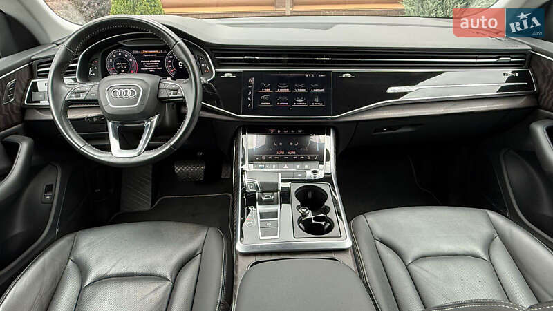 Внедорожник / Кроссовер Audi Q8 2020 в Киеве