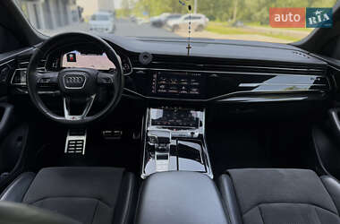 Внедорожник / Кроссовер Audi Q8 2021 в 