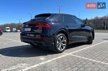 Внедорожник / Кроссовер Audi Q8 2021 в 