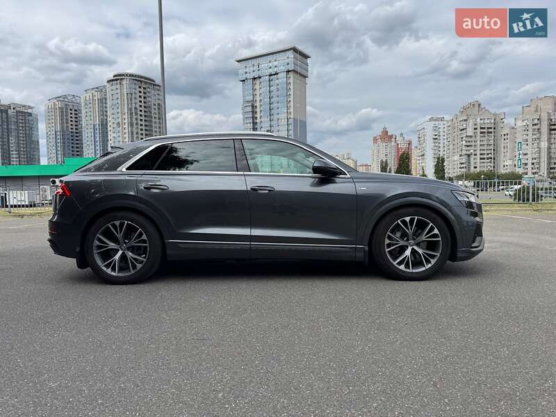 Внедорожник / Кроссовер Audi Q8 2018 в Киеве