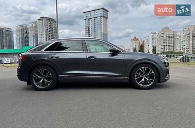 Внедорожник / Кроссовер Audi Q8 2018 в 