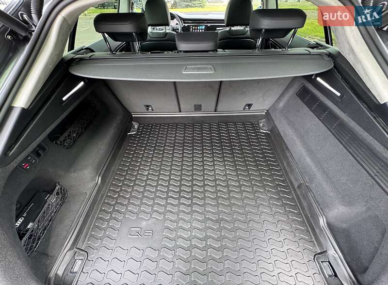 Внедорожник / Кроссовер Audi Q8 2018 в Киеве