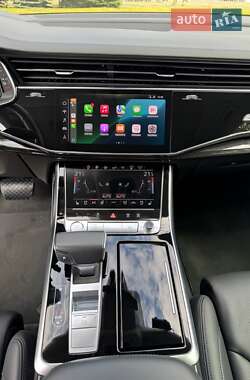Внедорожник / Кроссовер Audi Q8 2018 в 
