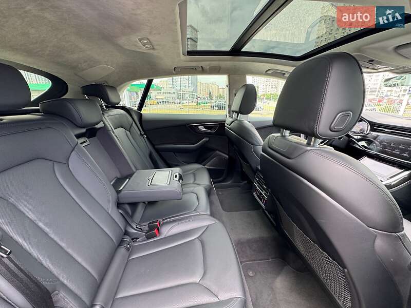 Внедорожник / Кроссовер Audi Q8 2018 в Киеве