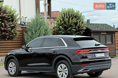 Внедорожник / Кроссовер Audi Q8 2019 в 