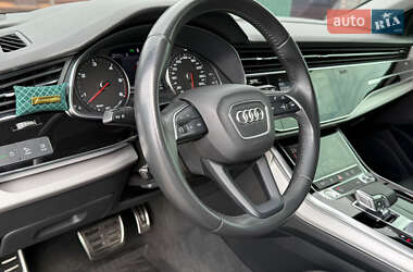Внедорожник / Кроссовер Audi Q8 2019 в 