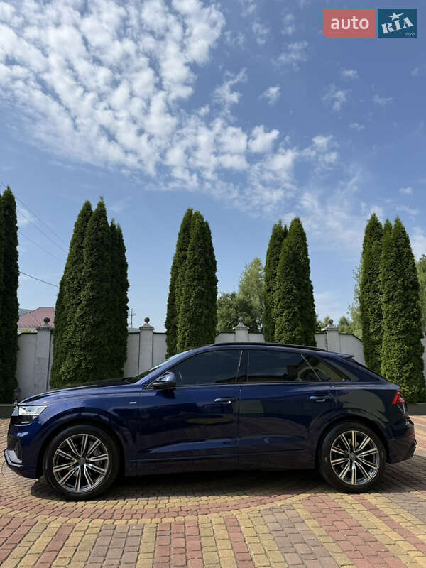Внедорожник / Кроссовер Audi Q8 2019 в Виноградове