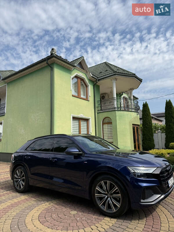 Внедорожник / Кроссовер Audi Q8 2019 в Виноградове