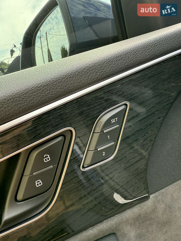 Внедорожник / Кроссовер Audi Q8 2019 в Виноградове
