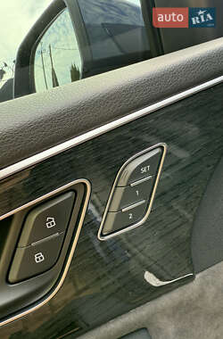 Позашляховик / Кросовер Audi Q8 2019 в 