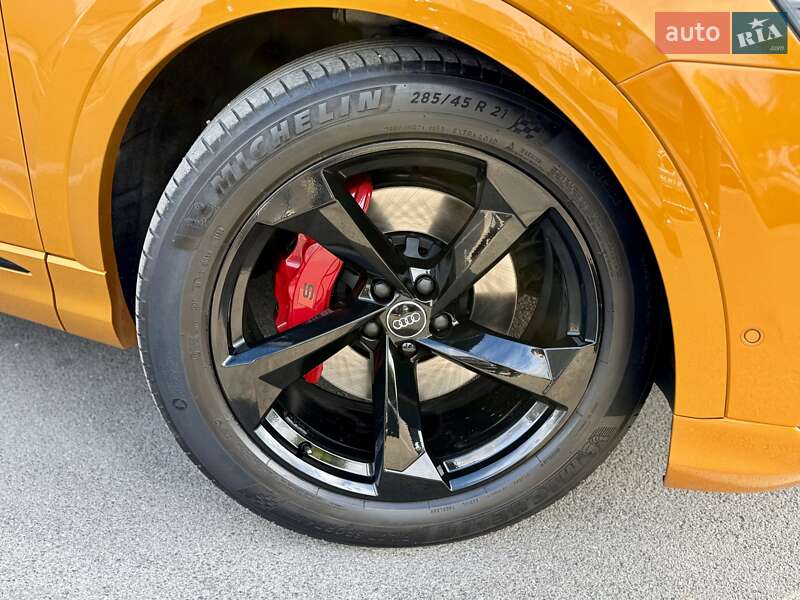 Внедорожник / Кроссовер Audi Q8 2018 в Киеве
