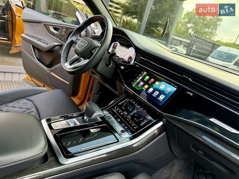 Внедорожник / Кроссовер Audi Q8 2018 в Киеве