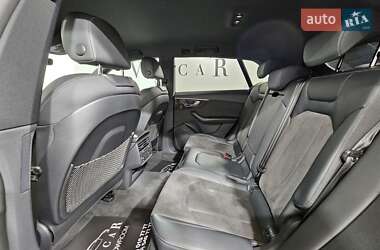 Внедорожник / Кроссовер Audi Q8 2022 в 