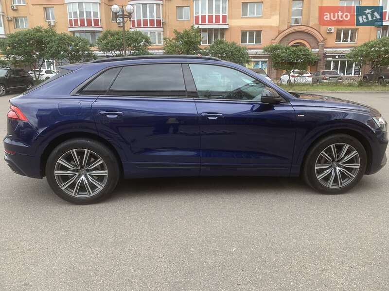 Внедорожник / Кроссовер Audi Q8 2019 в Киеве