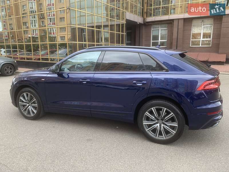 Внедорожник / Кроссовер Audi Q8 2019 в Киеве