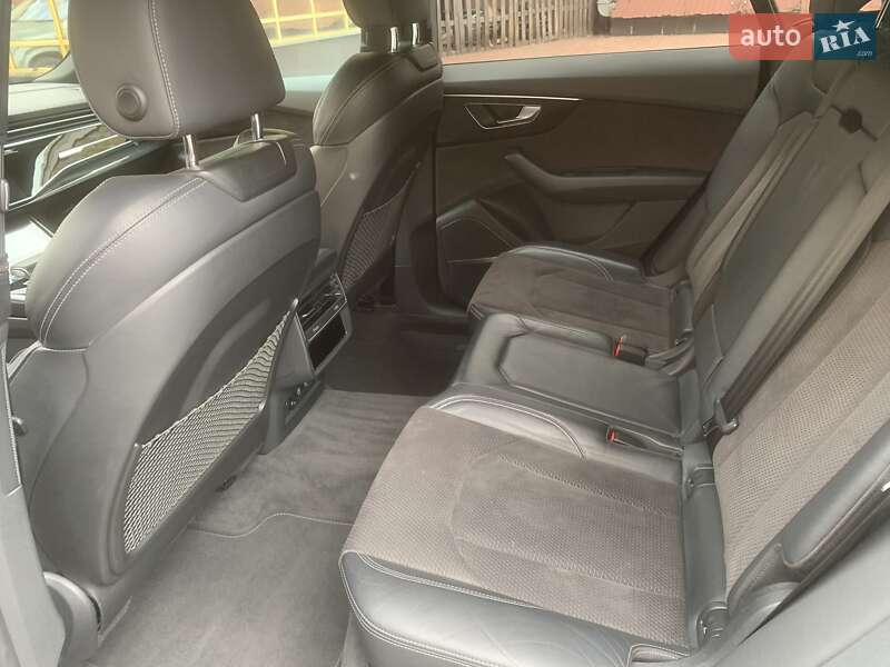 Внедорожник / Кроссовер Audi Q8 2019 в Киеве