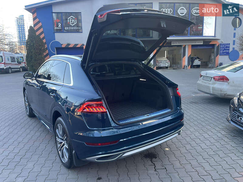 Позашляховик / Кросовер Audi Q8 2019 в Одесі