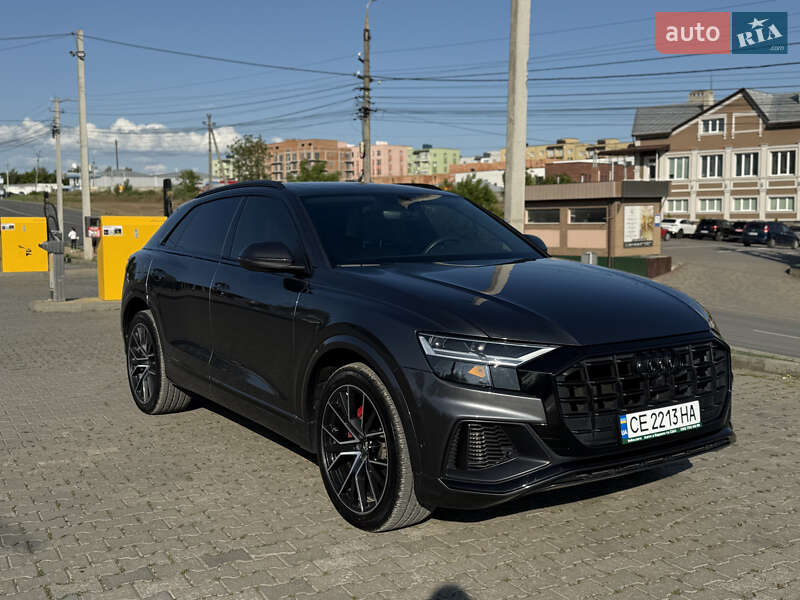 Внедорожник / Кроссовер Audi Q8 2020 в 