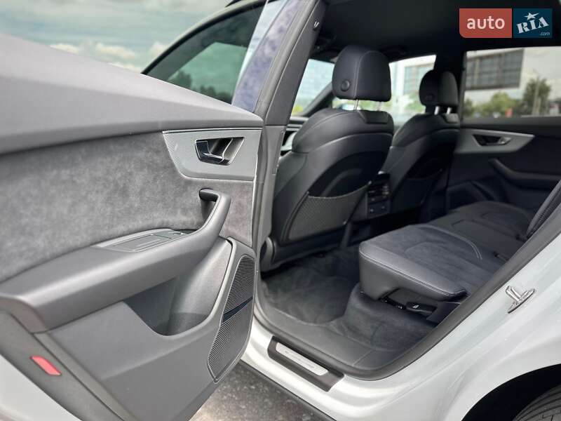 Позашляховик / Кросовер Audi Q8 2025 в Києві