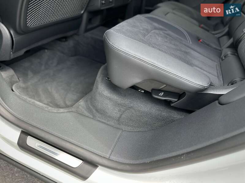 Позашляховик / Кросовер Audi Q8 2025 в Києві