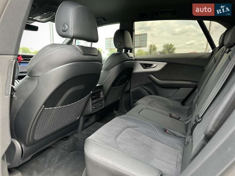 Позашляховик / Кросовер Audi Q8 2025 в Києві