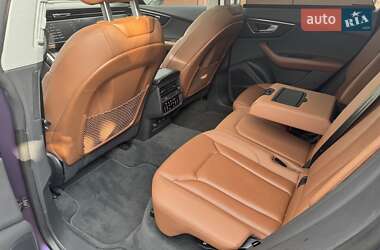 Внедорожник / Кроссовер Audi Q8 2021 в 
