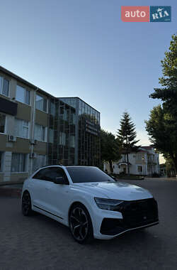 Внедорожник / Кроссовер Audi Q8 2023 в 