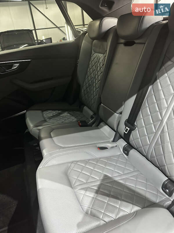 Внедорожник / Кроссовер Audi Q8 2022 в Броварах