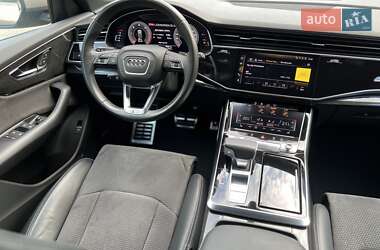 Внедорожник / Кроссовер Audi Q8 2018 в 