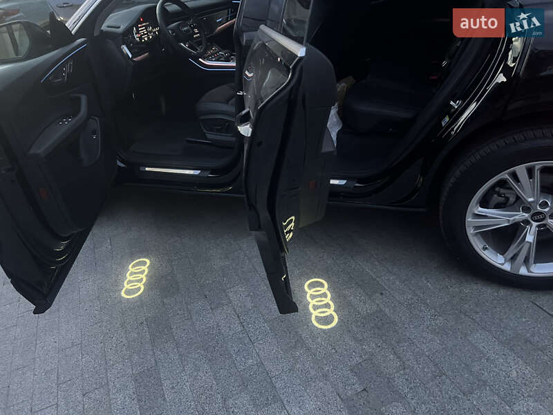 Внедорожник / Кроссовер Audi Q8 2023 в Черновцах