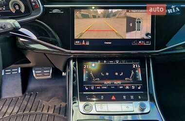 Внедорожник / Кроссовер Audi Q8 2020 в 