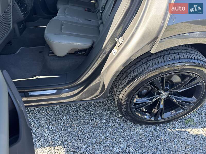 Внедорожник / Кроссовер Audi Q8 2018 в Тернополе