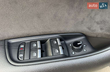 Внедорожник / Кроссовер Audi Q8 2020 в 