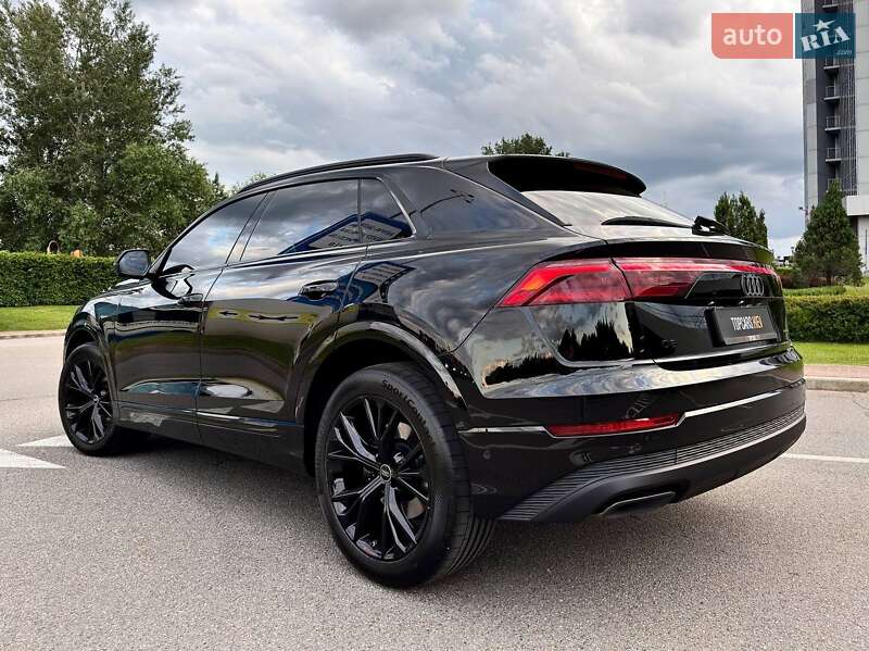 Внедорожник / Кроссовер Audi Q8 2025 в Киеве