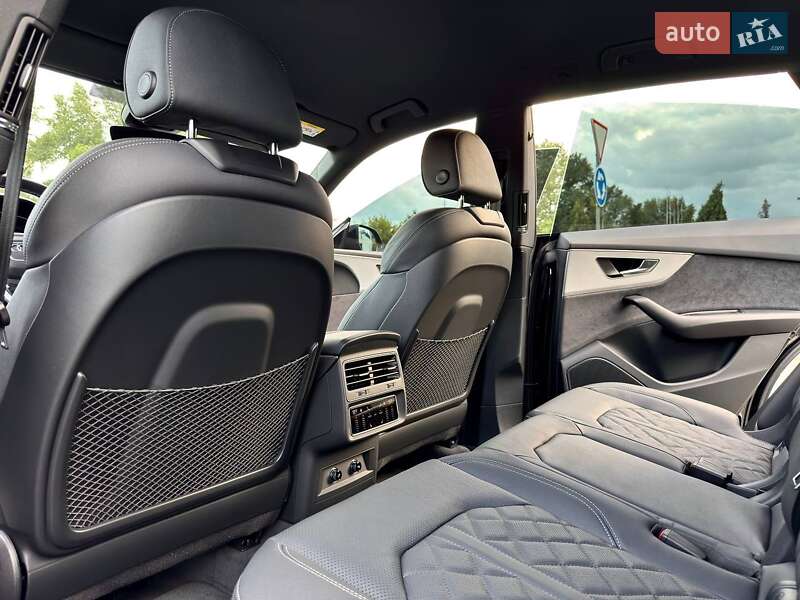 Внедорожник / Кроссовер Audi Q8 2025 в Киеве